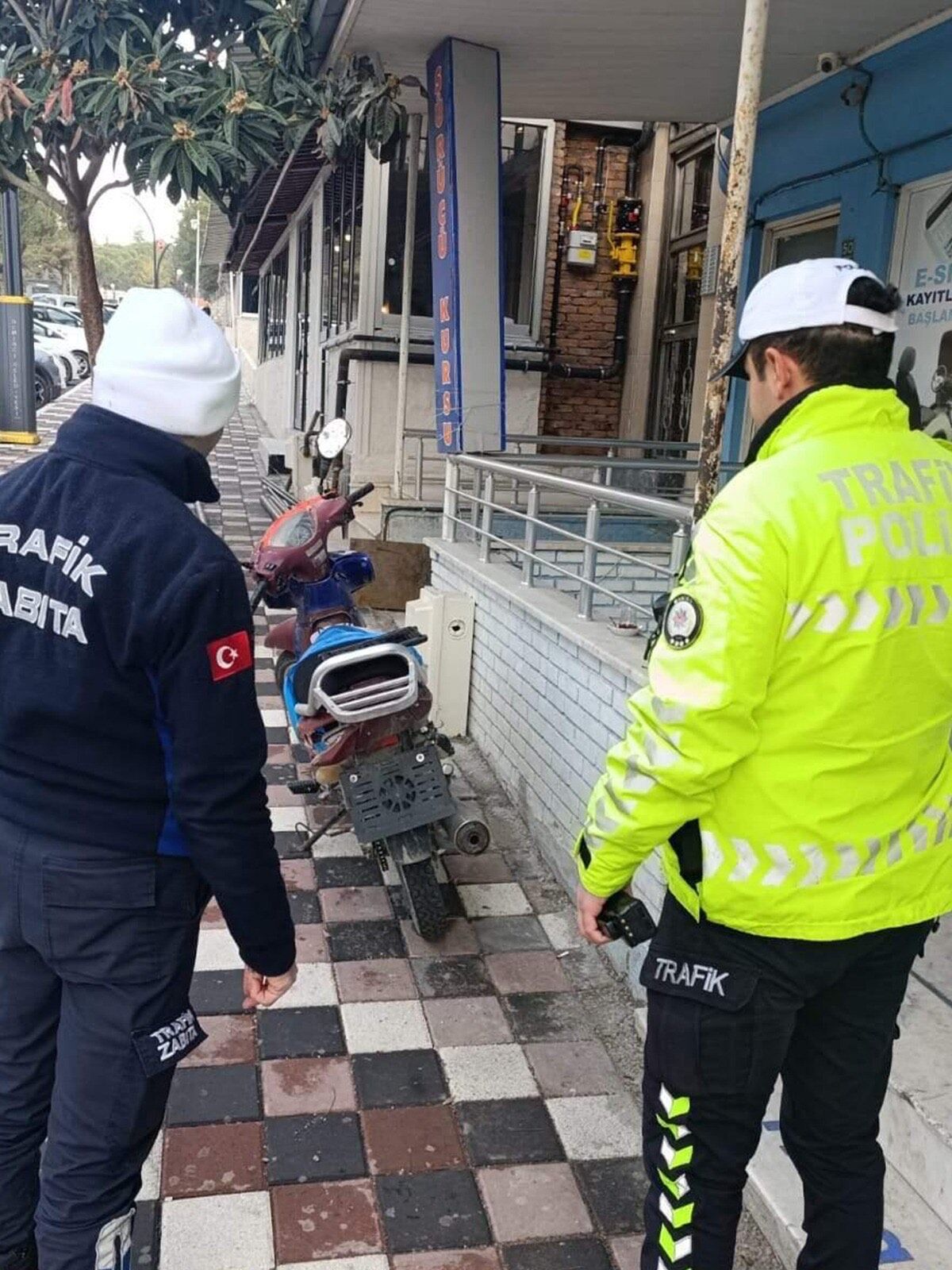 4Fc8C76B 3Cca 4F50 A39E Edcf6Dbe2F1C