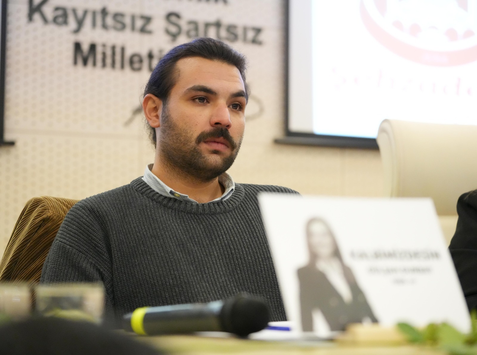 Emre Hali̇l Esenkaya Ki̇mdi̇r