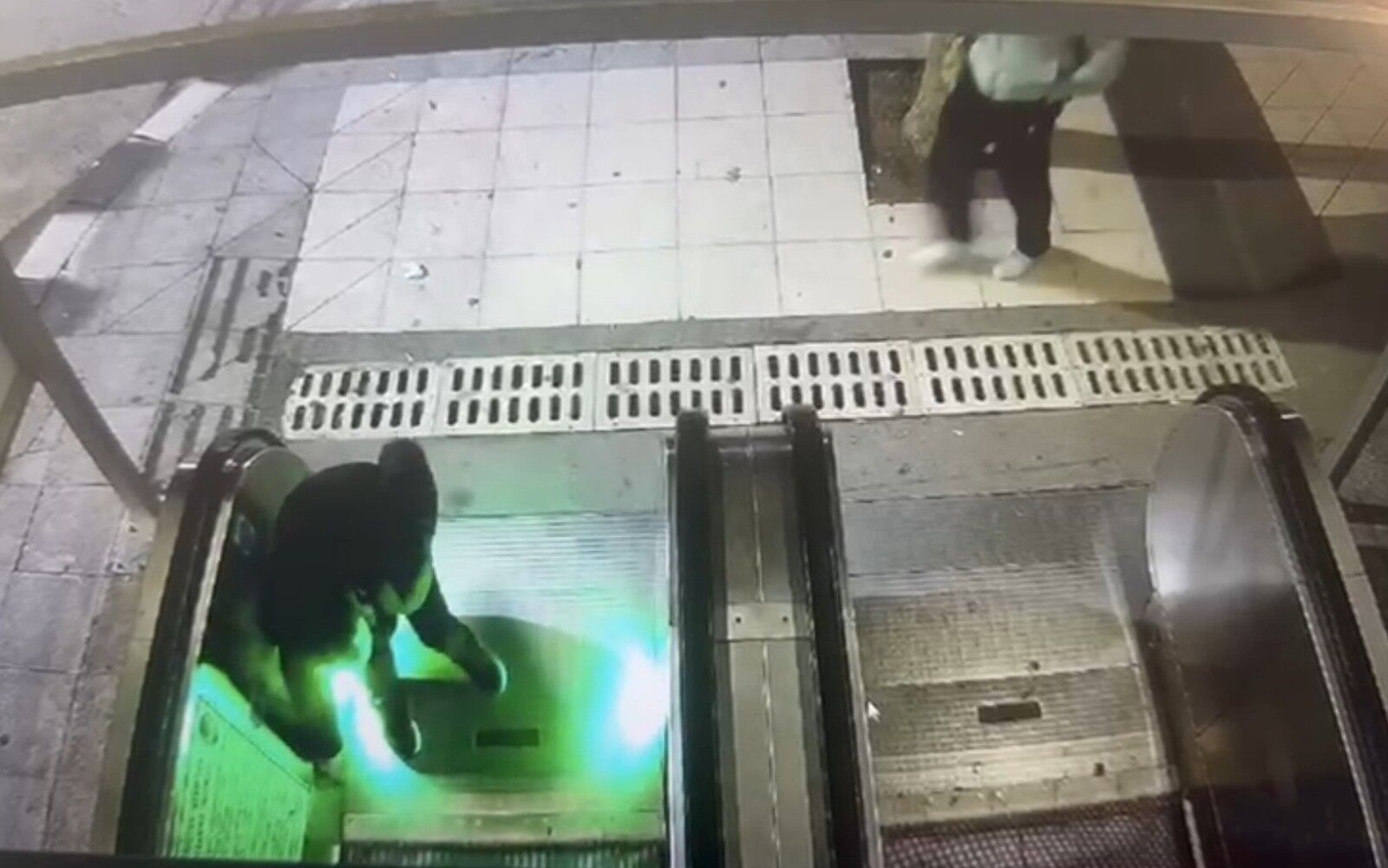 Yürüyen Merdivenler Neden Bozuluyor (1)