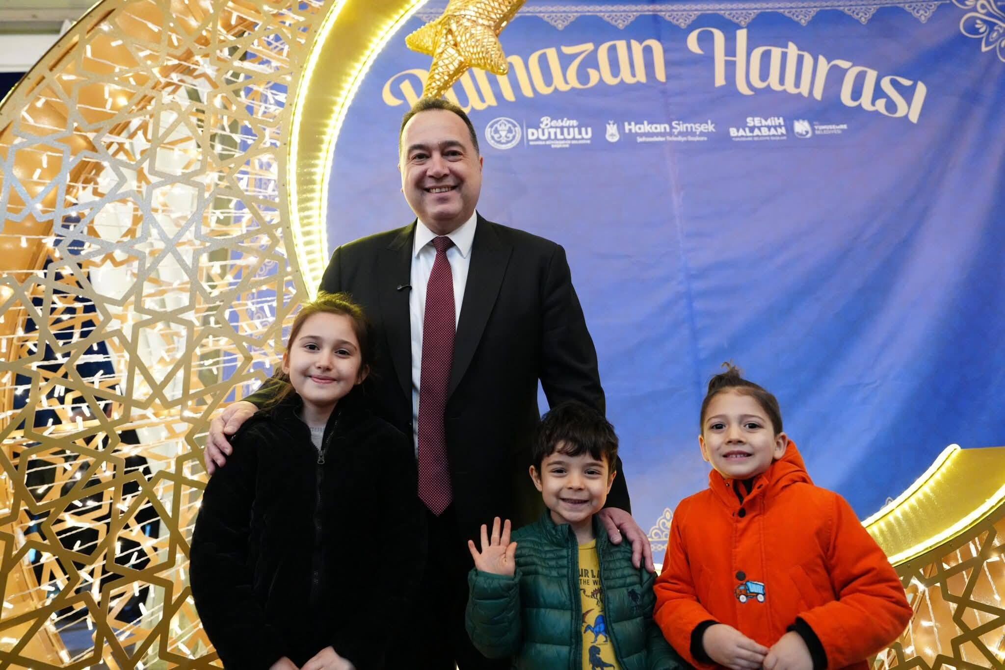 Başkan Besim Dutlulu Binlerce Manisalıyla İftar Sofrasında Buluştu (14)