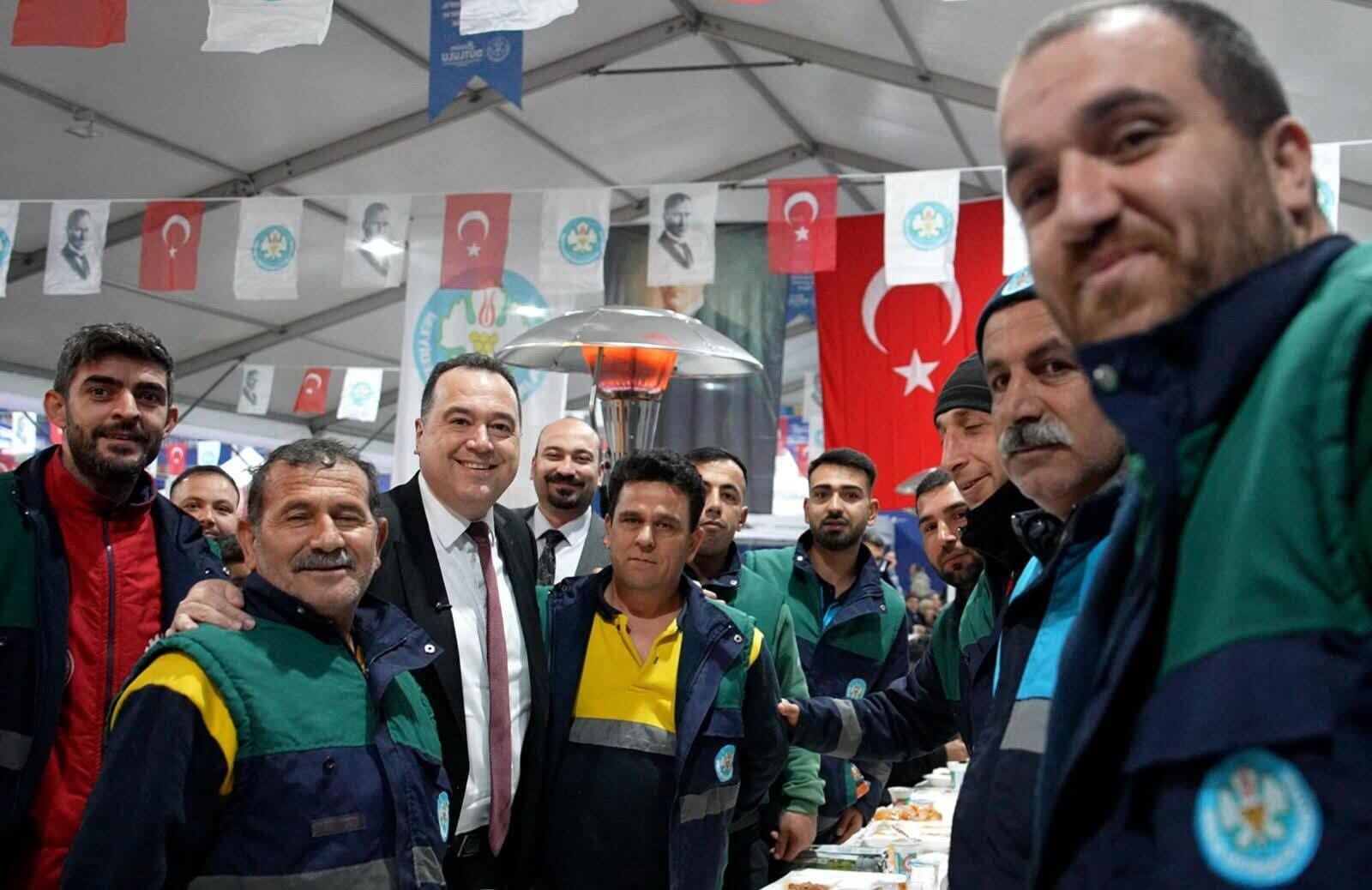 Başkan Besim Dutlulu Binlerce Manisalıyla İftar Sofrasında Buluştu (16)