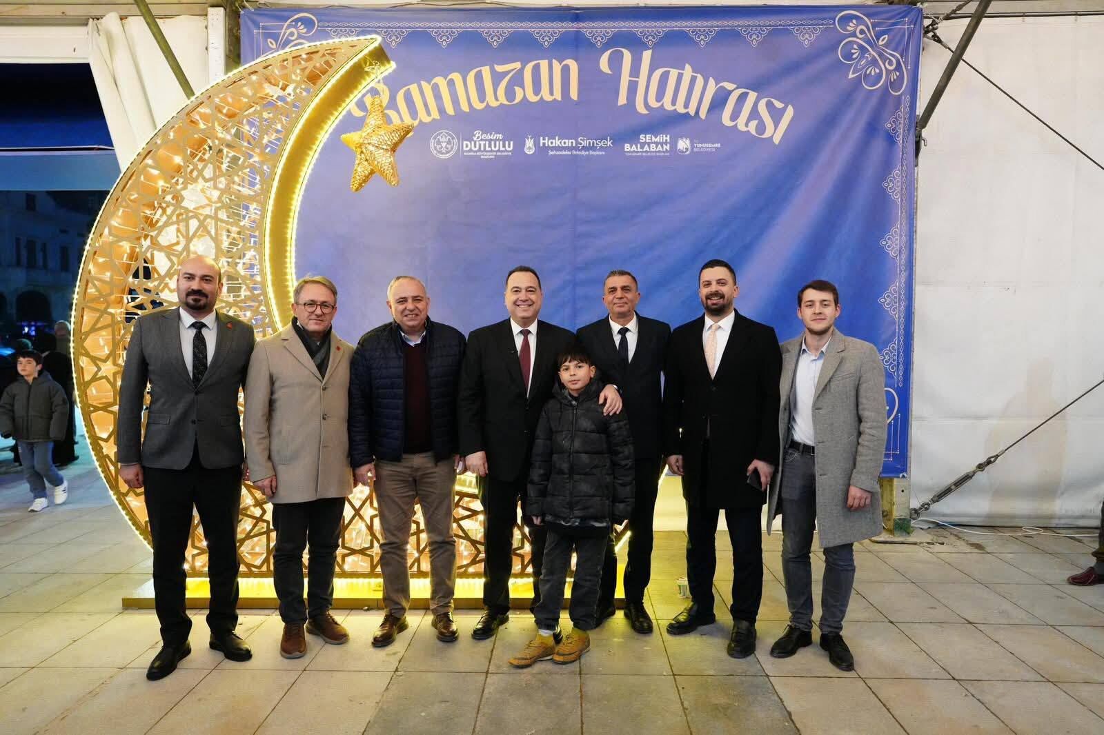 Başkan Besim Dutlulu Binlerce Manisalıyla İftar Sofrasında Buluştu (4)