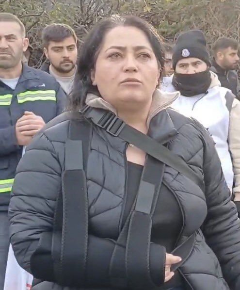 H A Y Z V8 M W Q A Aujut