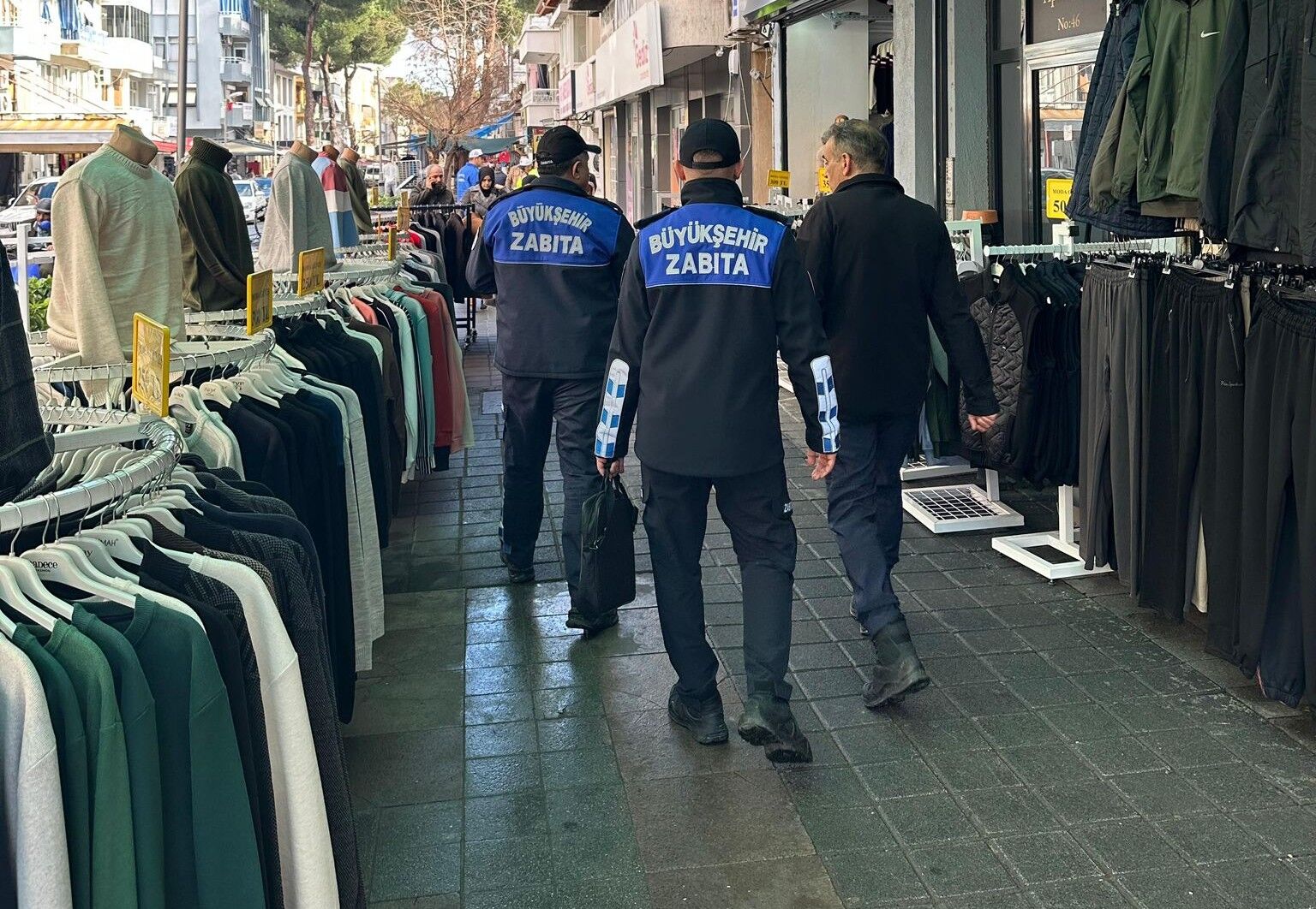 İşgallere Geçit Yok Manisa’da Kaldırım Denetimleri Sürüyor (1)