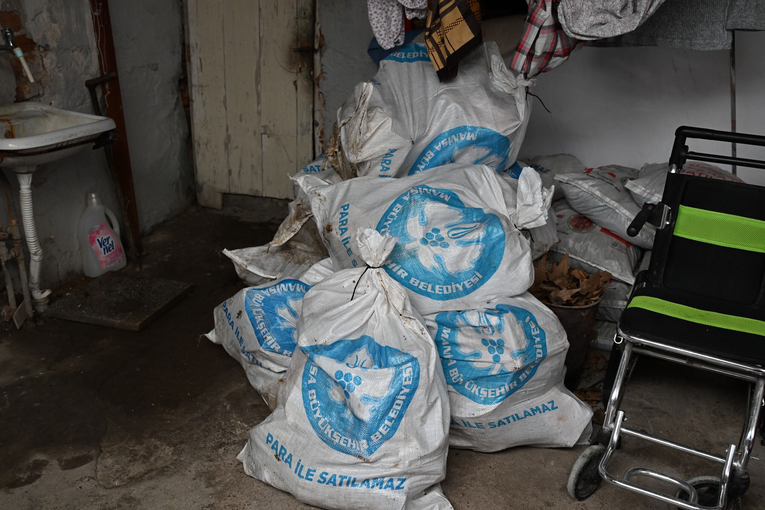 Manisa Büyükşehir’den İhtiyaç Sahiplerine Yürek Isıtan Destek (8)