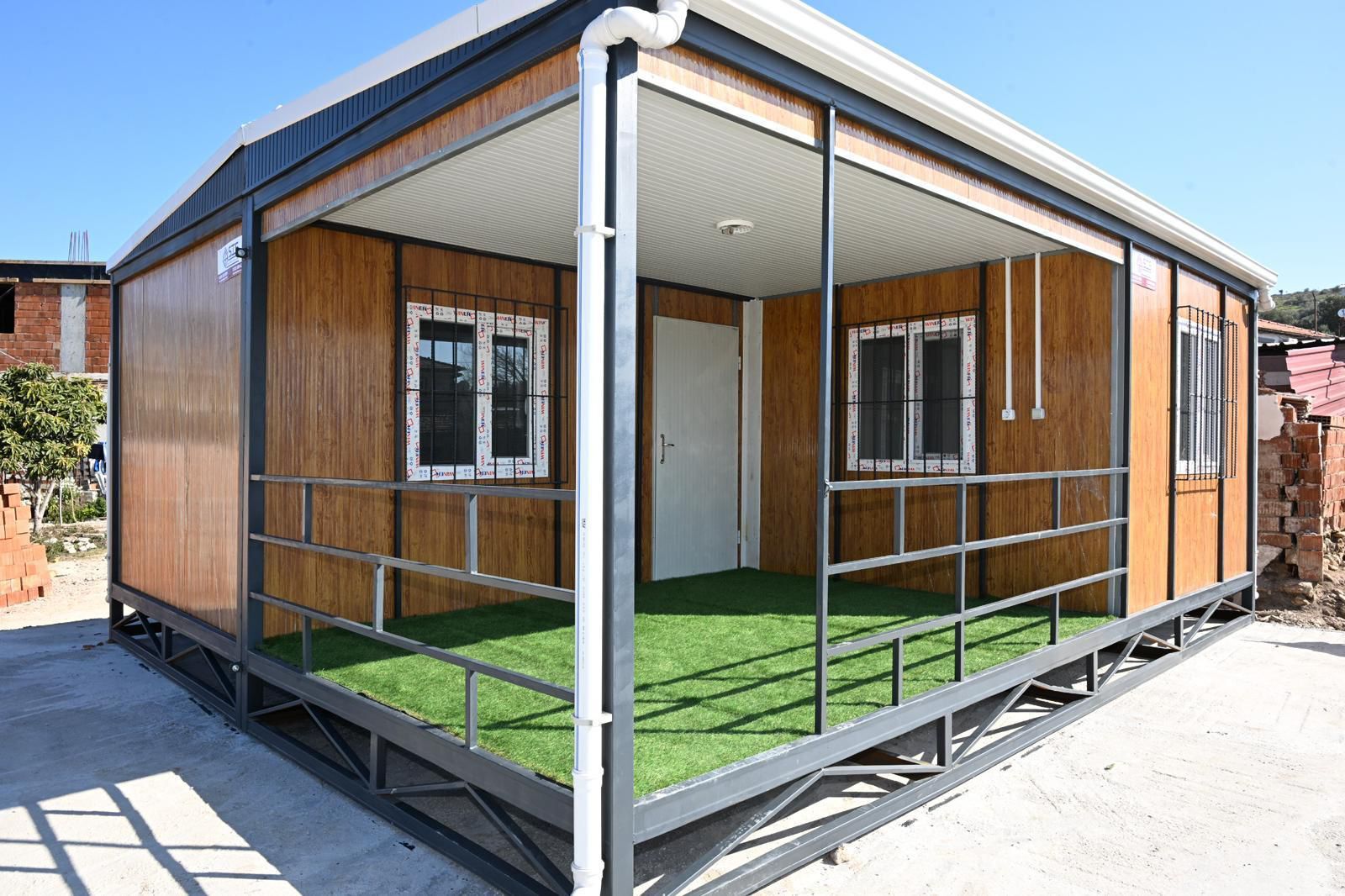 Manisa Büyükşehir’den Mağdur Aileye Yeni Yaşam Alanı (1)