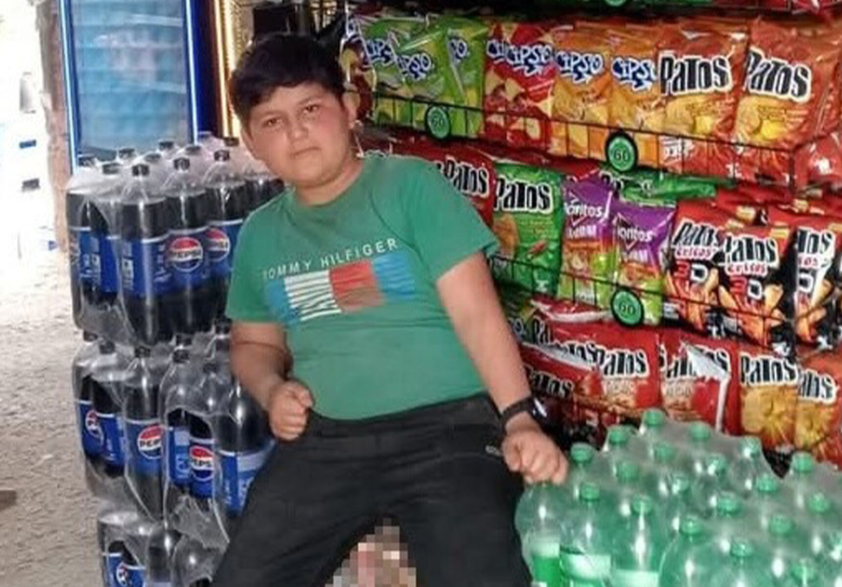 Cezaevindeki ağabeyi için istediği şarkı çalmayınca kalabalığa ateş açmış