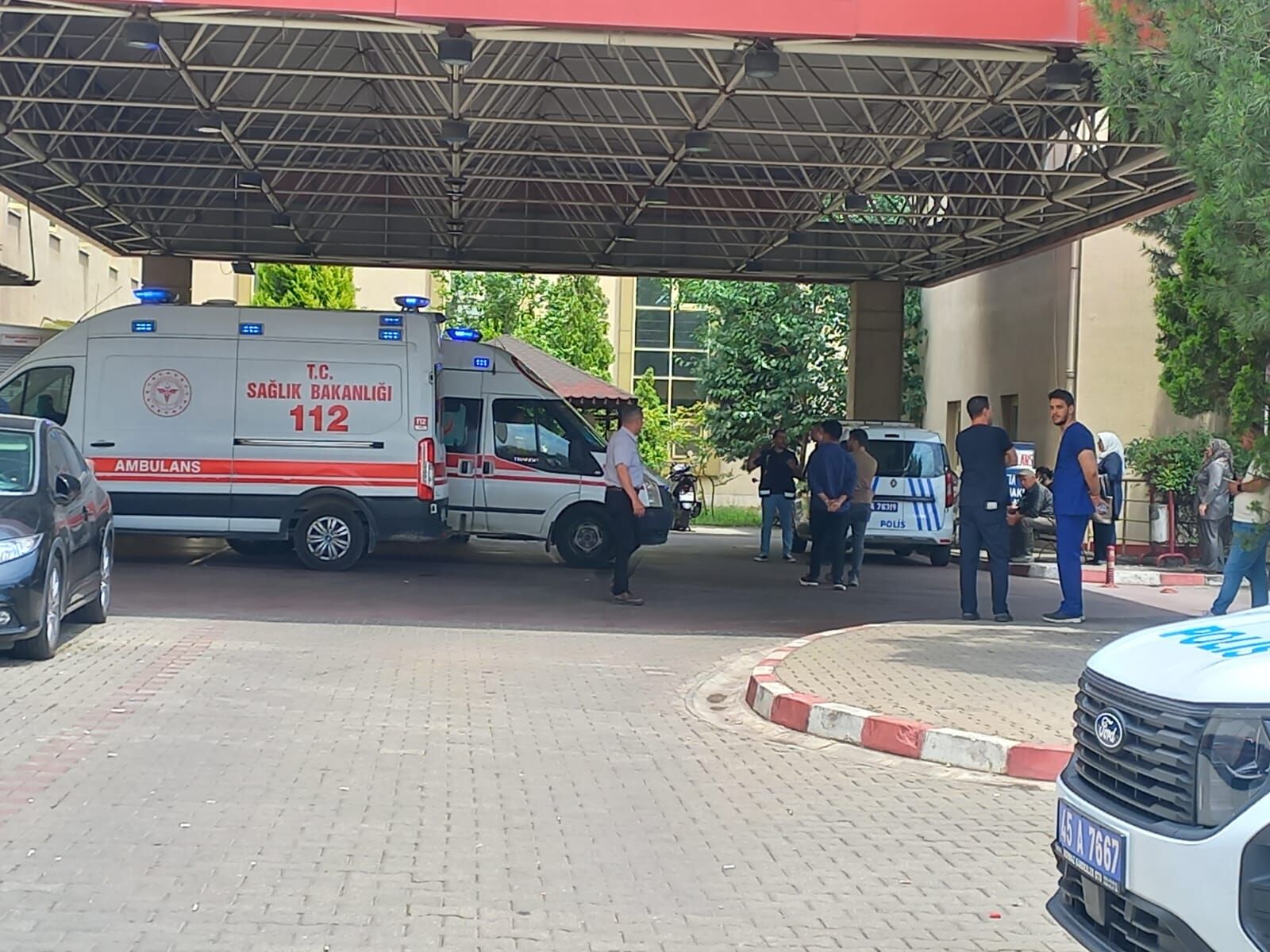 Manisa'da bir polis intihar girişiminde bulundu: Ağır yaralandı