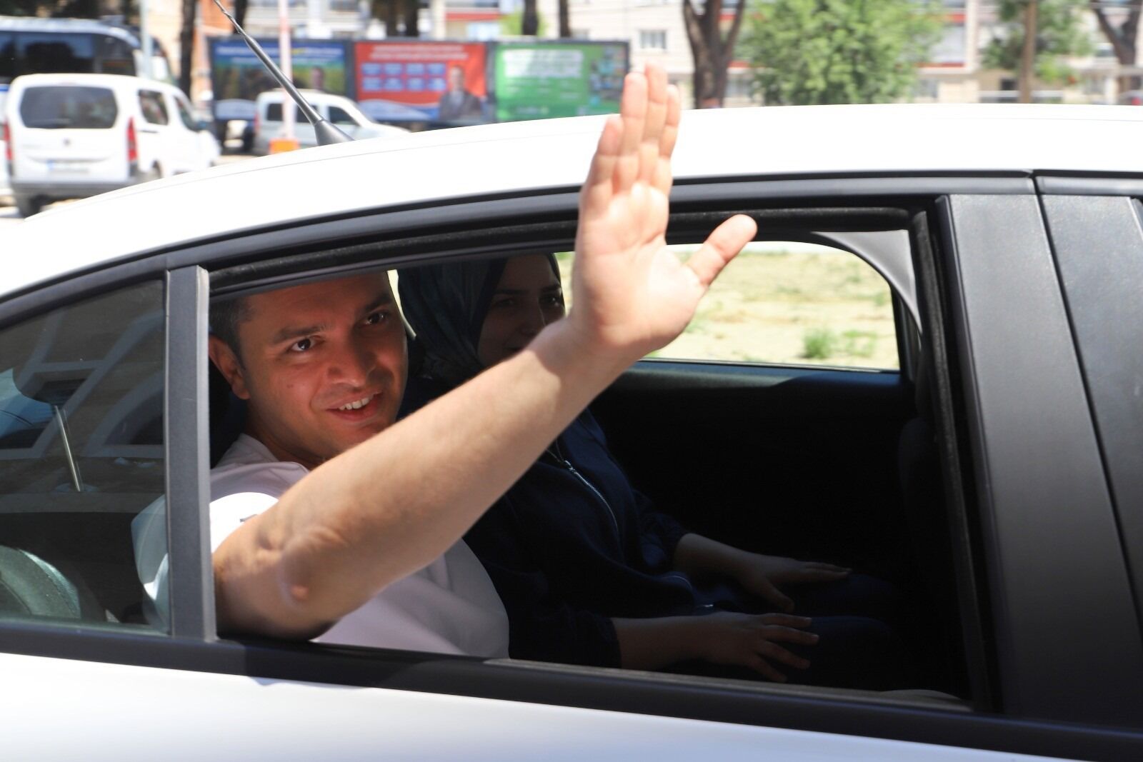 Saruhanlılar kaymakam Murat Acar'a veda etti