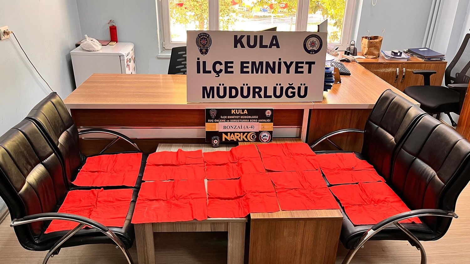 Manisa'da durdurulan araçta A4 bonzai ele geçirildi