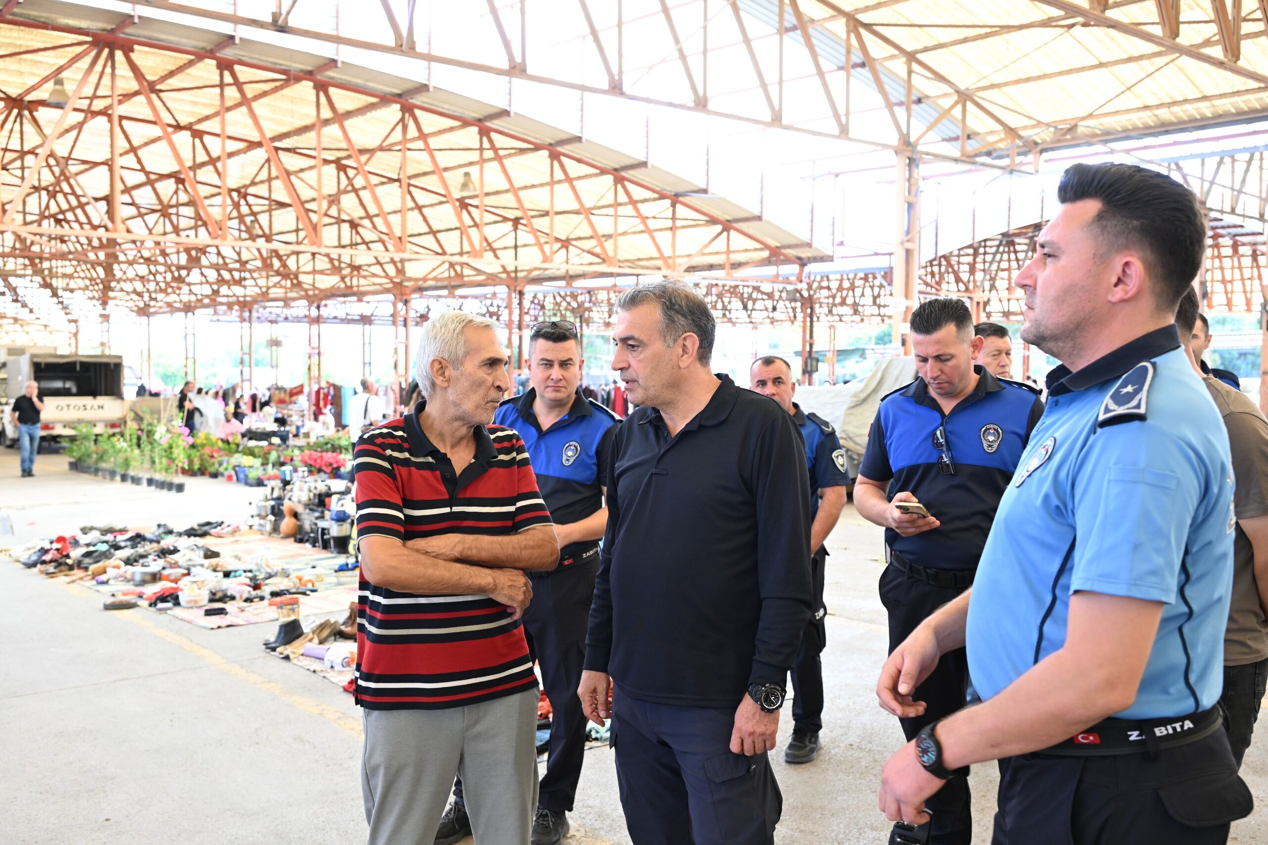 İkinci El Eşya Pazarı Yeni Yerinde Vatandaşlarla Buluşuyor (1)