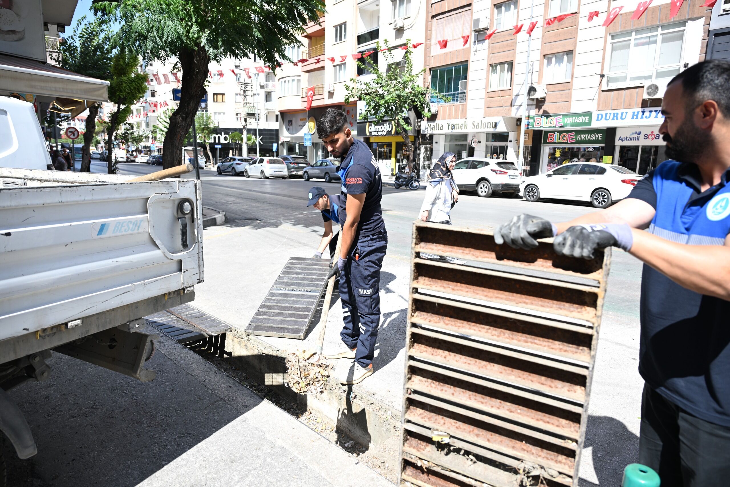 Maski̇, Yağışlar Öncesi Izgara Temizliklerini Hızlandırdı (4)