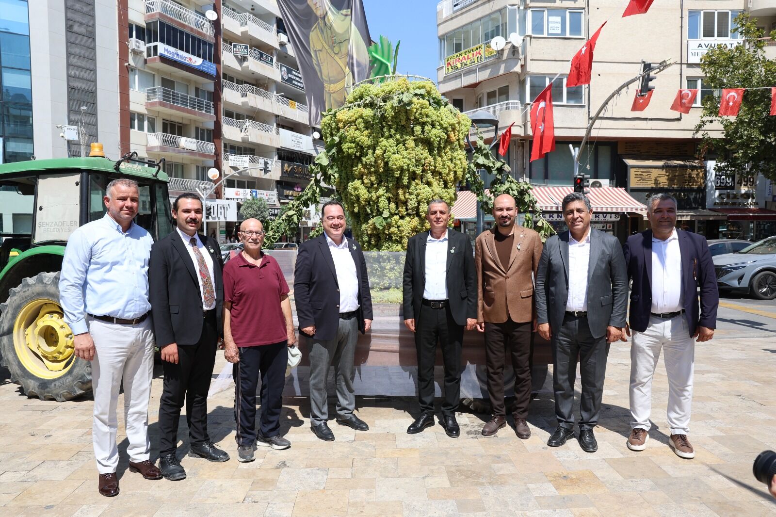 Üzümün başkenti Manisa'da şenlik coşkusu