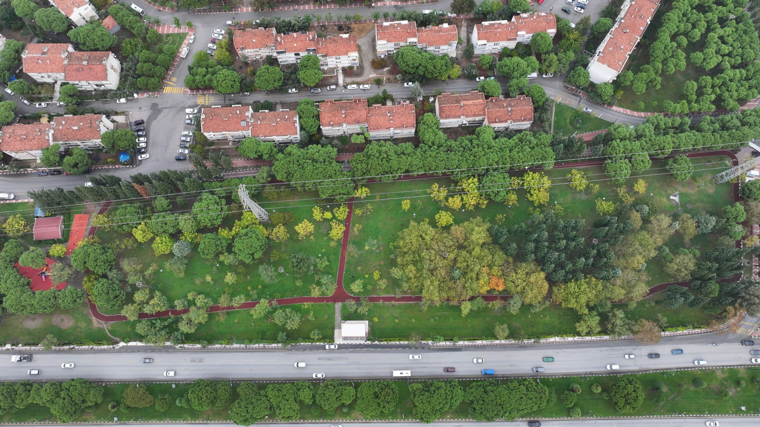 Büyükşehir Manisa'daki parkları yeniliyor